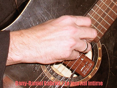 dany daniel gabriel 20101205 main guitare