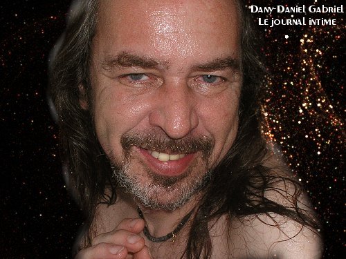 dany daniel gabriel dans les escaliers du studio des etoiles