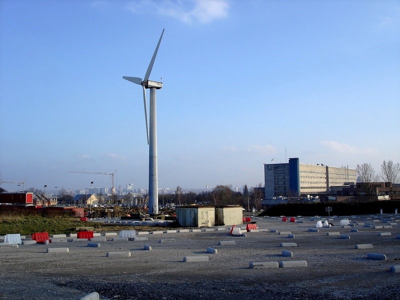 Eoliennes en milieu urbain 1108030917381362198543521.jpg