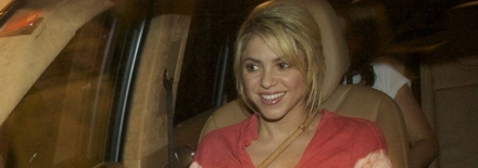 Shakira aperçue dans une voiture à Barcelone Photos 12062304052114321210018293 Shakira aperçue dans une voiture à Barcelone Photos