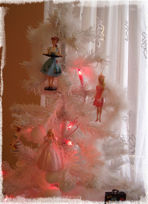 Ma Barbie's room a son sapin de Noël ! 101125102508729707192531