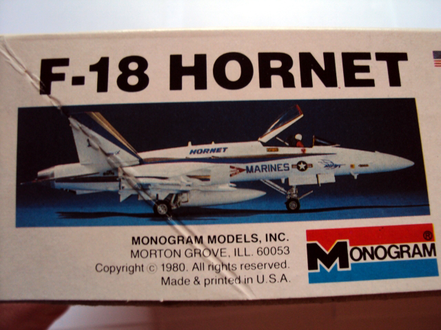 [Monogram] F-18 HORNET 1012180738161239157331239