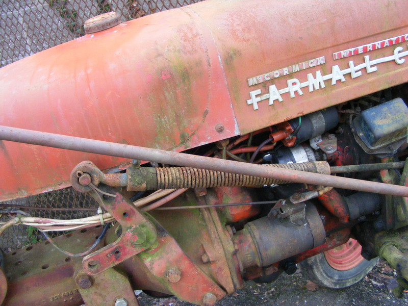 Farmall Cub Français avec porte outil ventral 101229011731475357382932