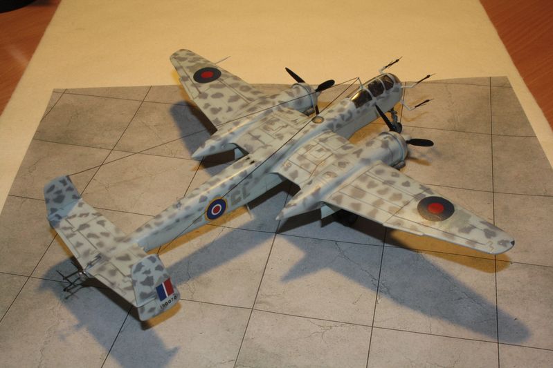 [Dragon] Heinkel He 219 Uhu A5 capturé par les Anglais 1012300218251210667387277