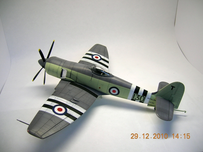 HAWKER SEA FURY Trumpeter au 48e 1012301100271242147388016