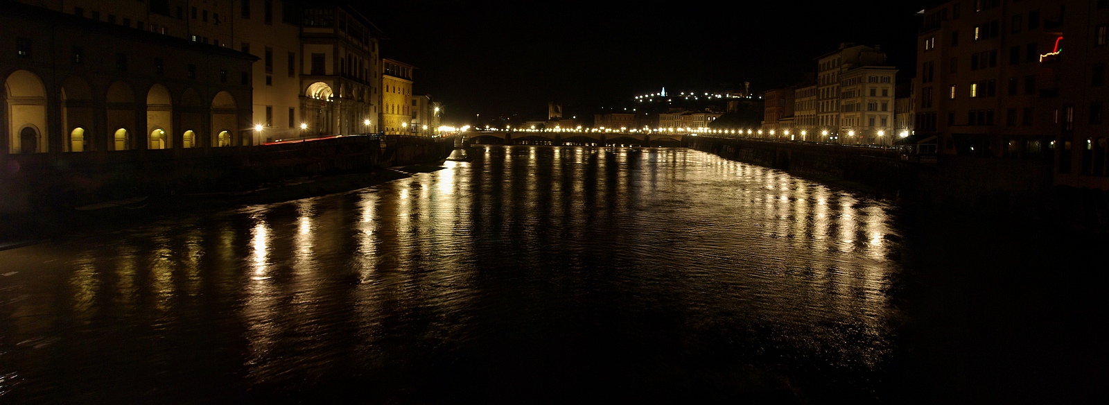 Florence, la nuit... 110106083711882757428856