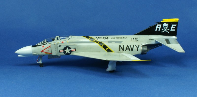 [Fujimi] MDD F-4N Phantom II VF-84   1/72  1101140728281201587469411