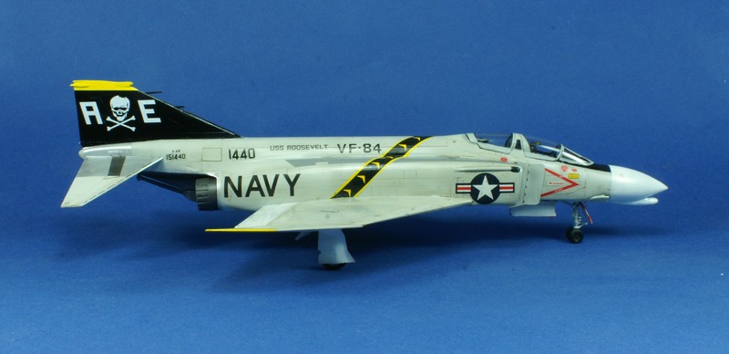 [Fujimi] MDD F-4N Phantom II VF-84   1/72  1101140728291201587469412