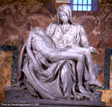 statue
