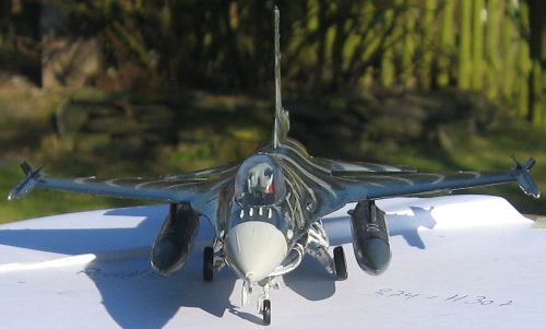 [Revell] 1/72 - General Dynamics F-16A Fighting Falcon - Mlu Tiger Meet 09  1102090320421147377615797