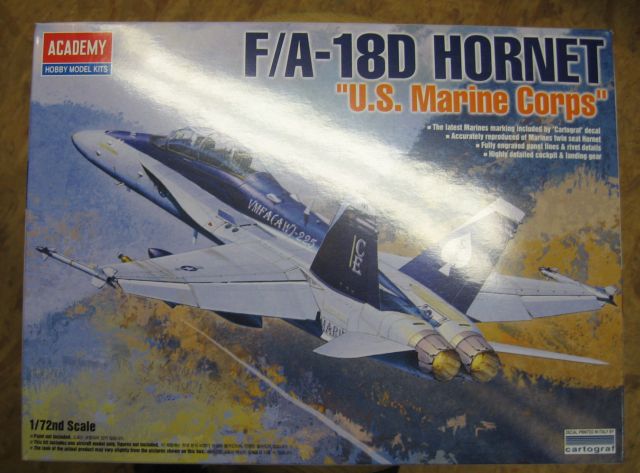 F/A-18D Hornet "US Marines Corps" [academy] 1/72 1102090711341147377617463
