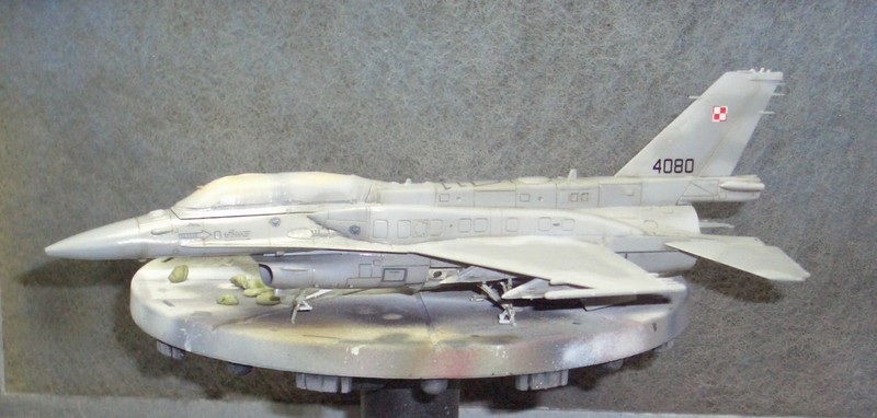 [Kinetik] 1/72 - General Dynamics F-16D Fighting Falcon block 52+  - Page 2 1102150711071201587654541