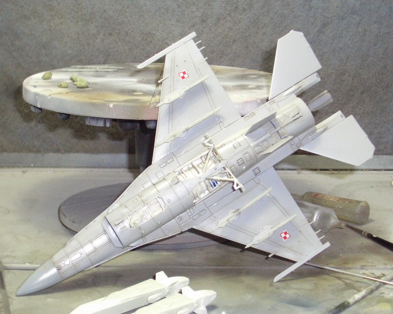 [Kinetik] 1/72 - General Dynamics F-16D Fighting Falcon block 52+  - Page 2 1102150711091201587654545