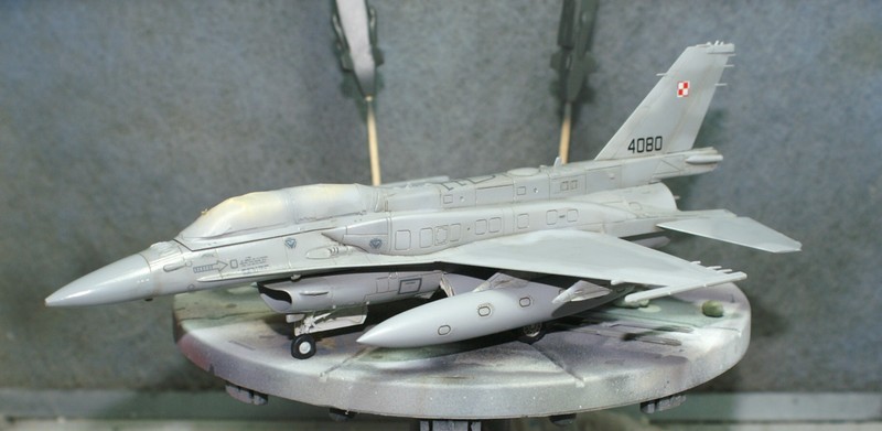 [Kinetik] 1/72 - General Dynamics F-16D Fighting Falcon block 52+  - Page 3 1102180645341201587668755