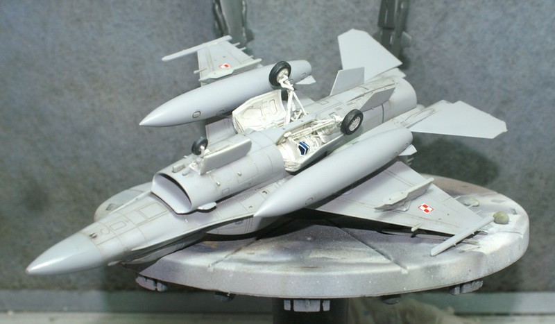 [Kinetik] 1/72 - General Dynamics F-16D Fighting Falcon block 52+  - Page 3 1102180645341201587668756