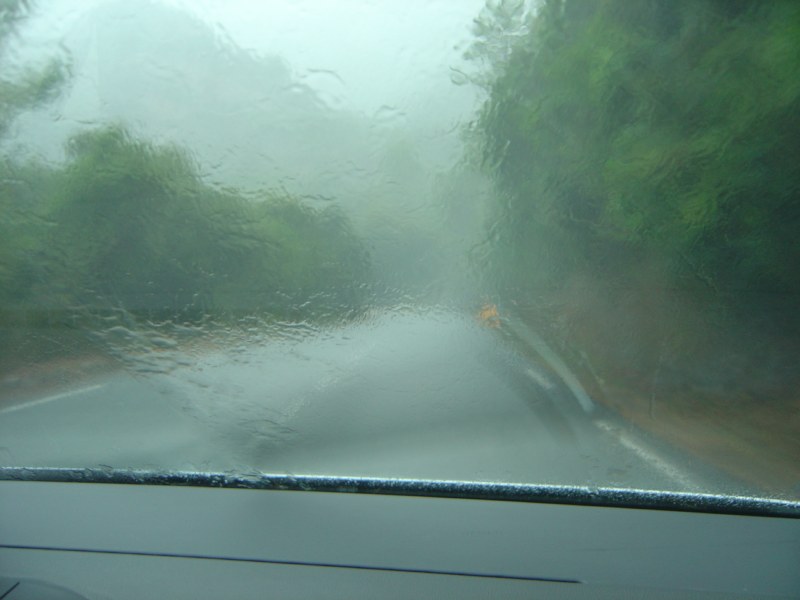 DSC00002 pluie sur la route