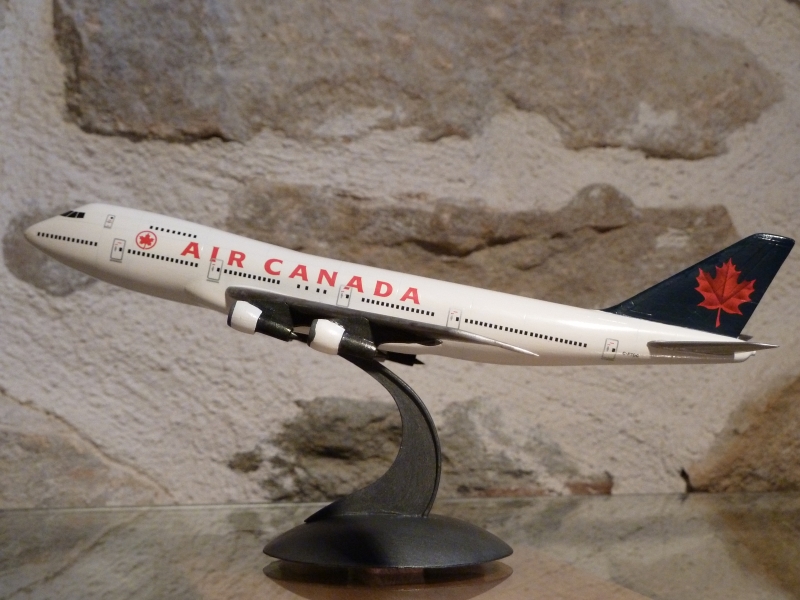 Boeing 747-200 Air Canada Revell 1/390 1103130617441098607811680