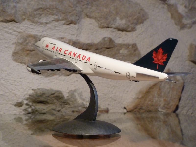 Boeing 747-200 Air Canada Revell 1/390 1103130618471098607811685