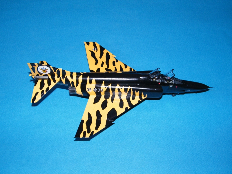 [Revell] 1/72 - McDonnell-Douglas RF-4E Phantom II - 'Tiger Meet' 1985  110317063138975387833978