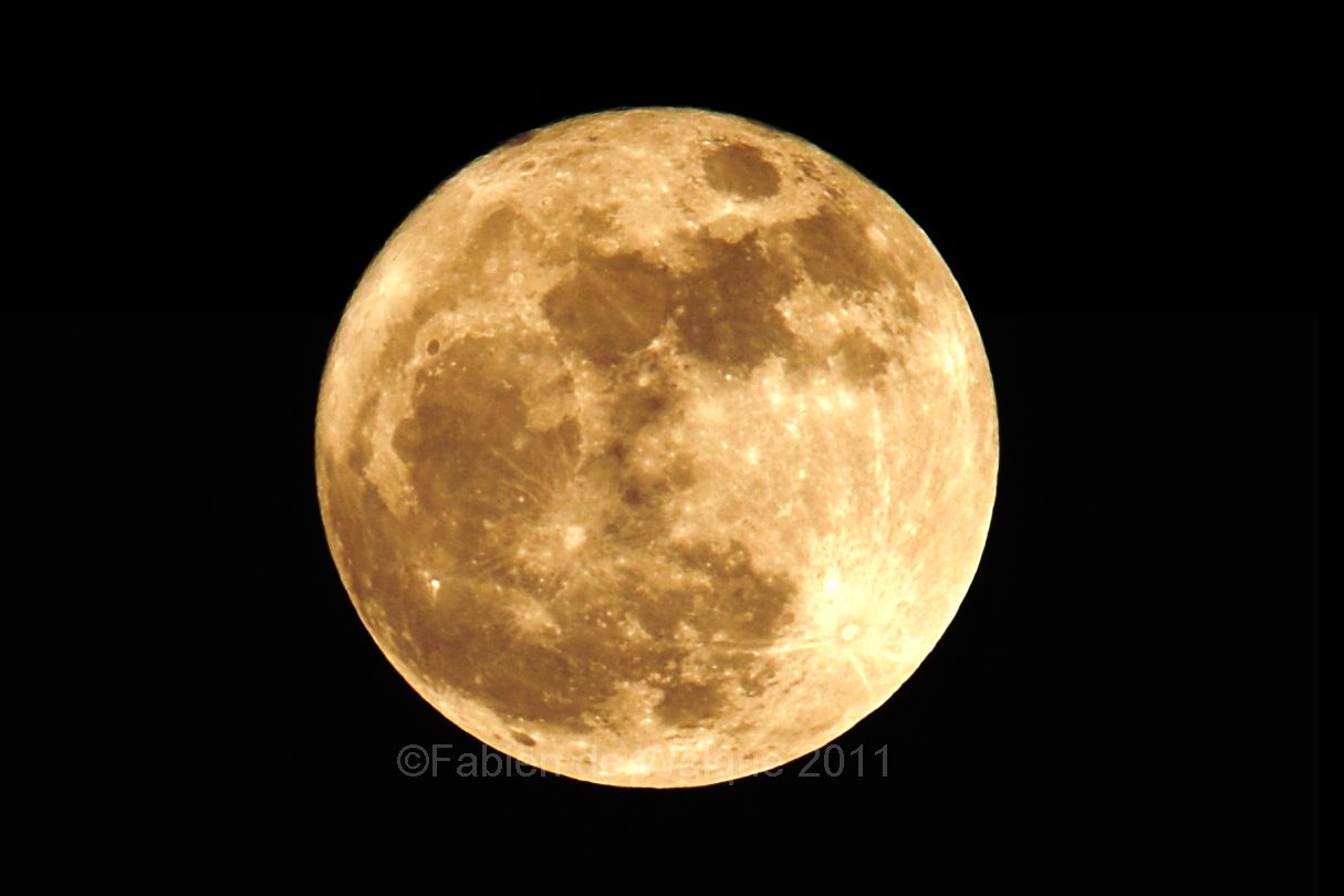 Lune 2 (edited watermark)