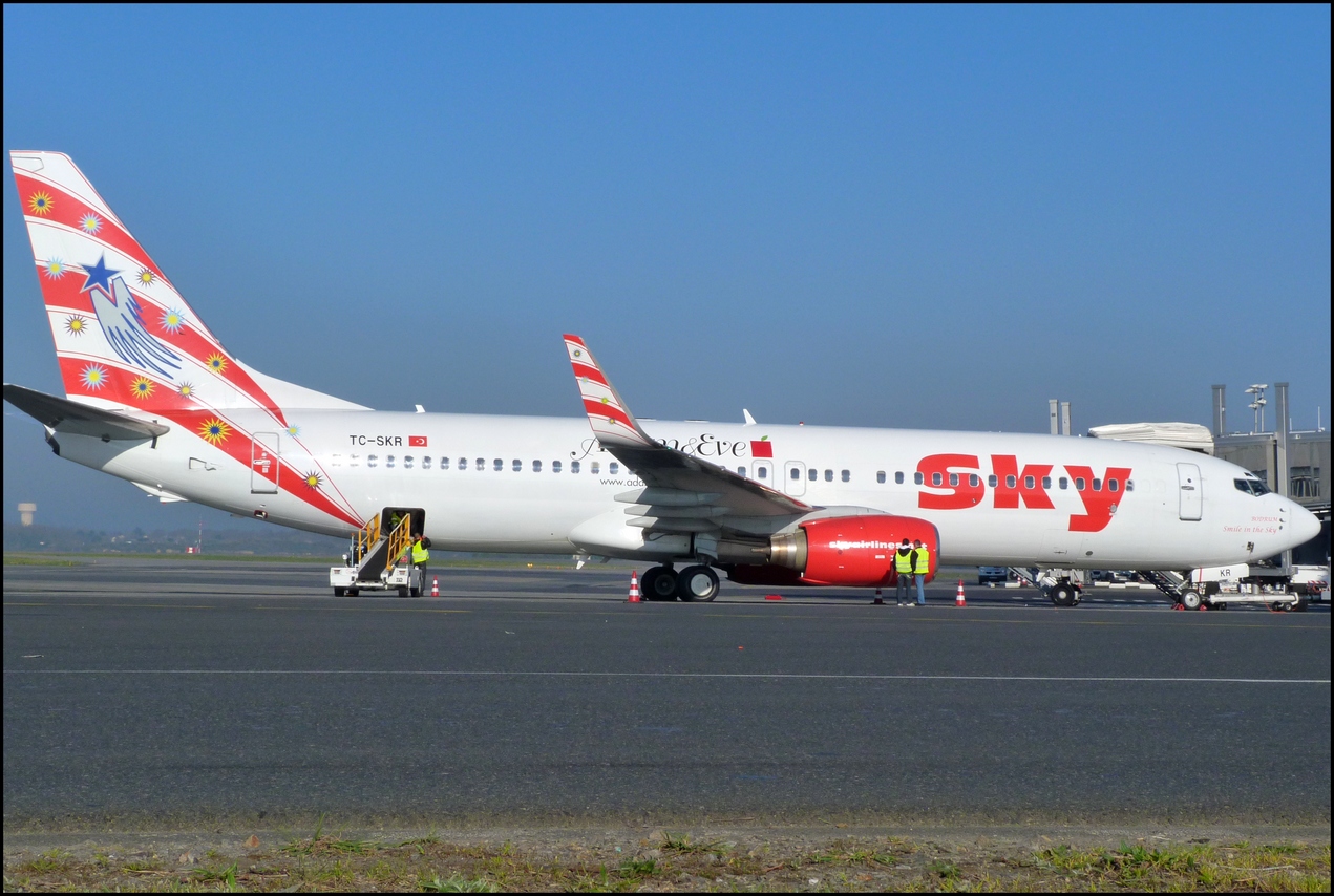 [03/03/2011] B737-800 (TC-SKR) Sky Airlines  1103240817581179737876031