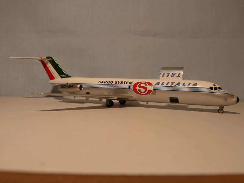 DC9-32F Alitalia   Airfix 1/144 - Page 4 110331115250566987917057