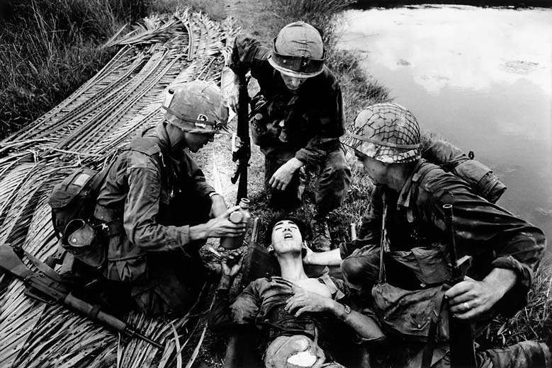 Les Images de la Guerre du Vietnam - Page 2 110402105851352307927762