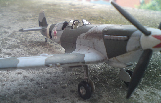 [Airfix] Spitfire Mk IX / UTI (1/72) - Page 2 1105030421541304058097853