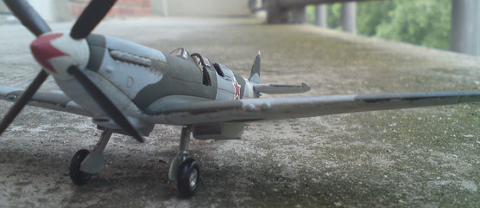[Airfix] Spitfire Mk IX / UTI (1/72) - Page 2 1105030421541304058097855