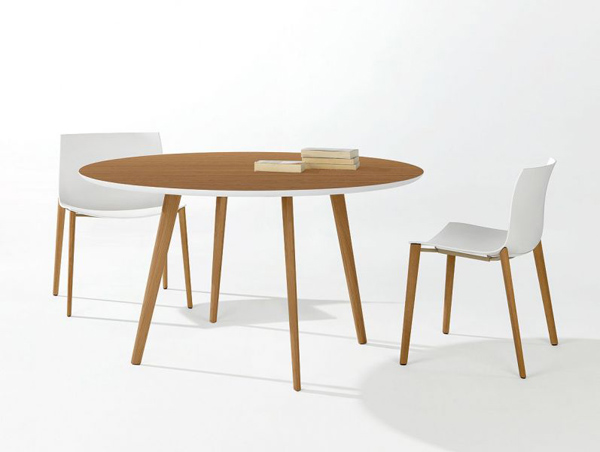 Une tendance Design 2011 : mélange de bois et plastiques 110506064943773648113303