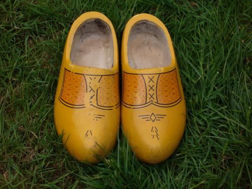 Chaussures et chaussons -Le sabot - suite -et autres(historique,photos) 110530032040136238239699