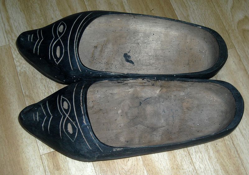 Chaussures et chaussons -Le sabot - suite -et autres(historique,photos) 110530033404136238239804