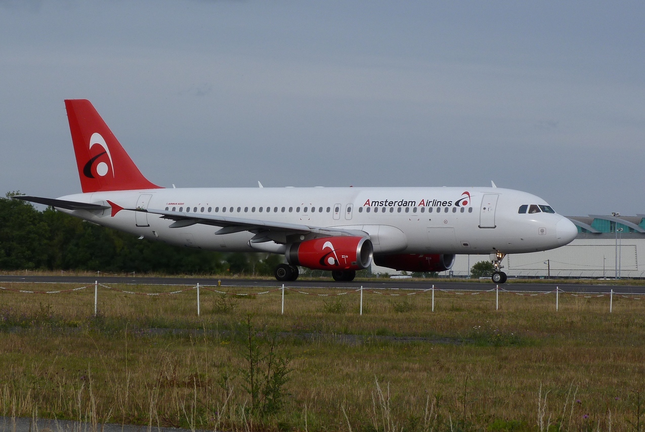 [04/06/2011] A320 (PH-AAX) Amsterdam Airlines  1106160908071326458334609