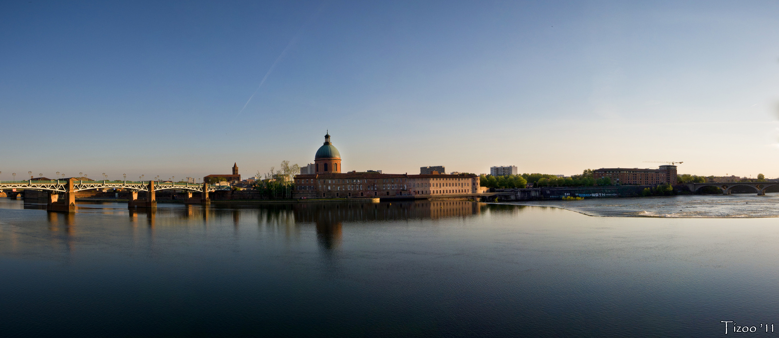 Panoramas / Petites planètes - Page 18 110618074209780408343779