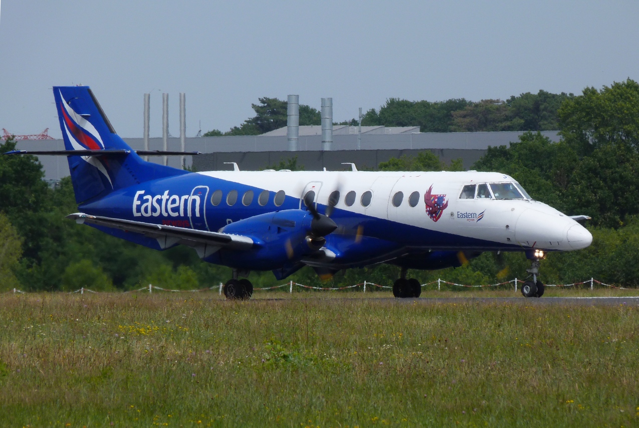 [25/05/2011] Jetstream 41 (G-MAJY) Eastern Airways: Blason Bourgogne 1106280238251326458394210