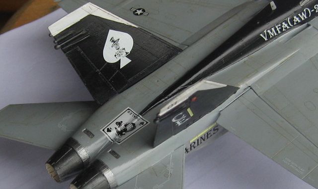 F/A-18D Hornet "US Marines Corps" [academy] 1/72 - Page 4 1106290547251147378400396