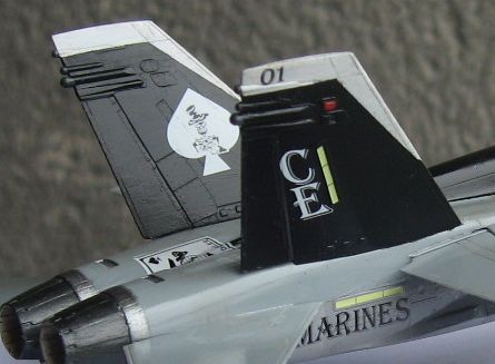 F/A-18D Hornet "US Marines Corps" [academy] 1/72 - Page 4 1106290547271147378400398