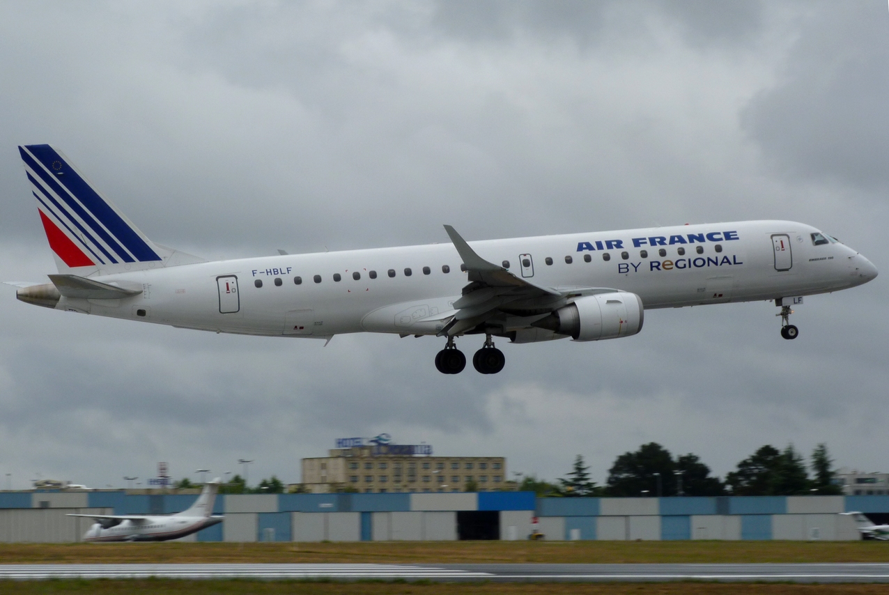 Spotting du 05/07/2011 : Ryanair "Zegnamy pll LOT" 1107060227181326458430527