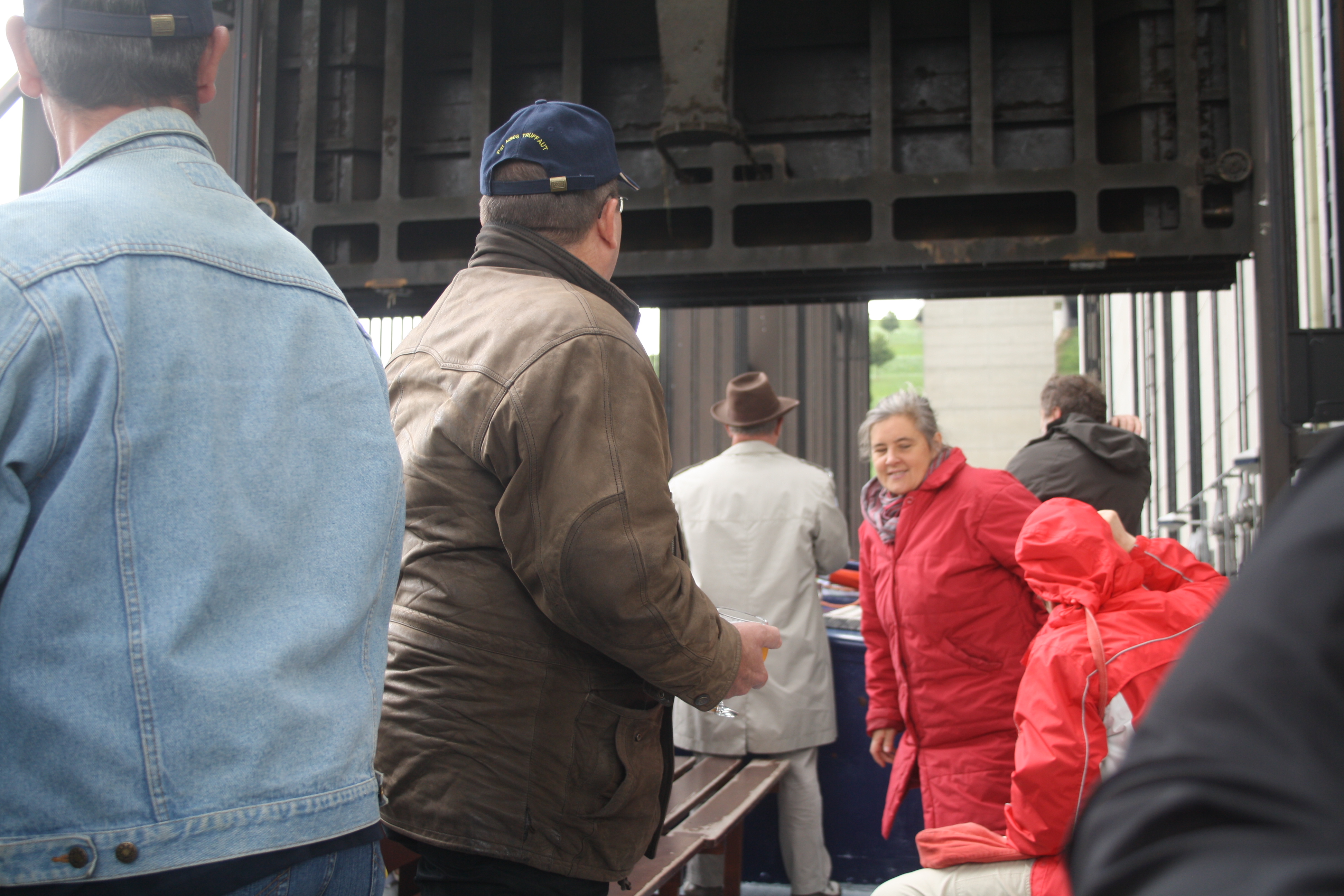 Visite du Canal du Centre historique le dimanche 17 juillet - Page 16 1107190241001095838490749