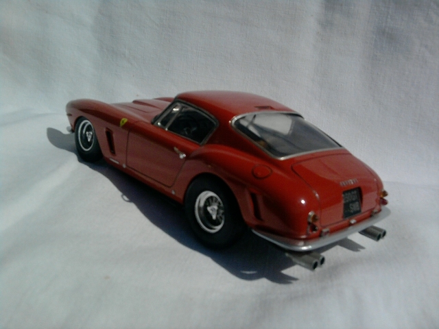 Ferrari 250 SWB lusso 1/24 GUNZE SANYO 1107201024591350458496963