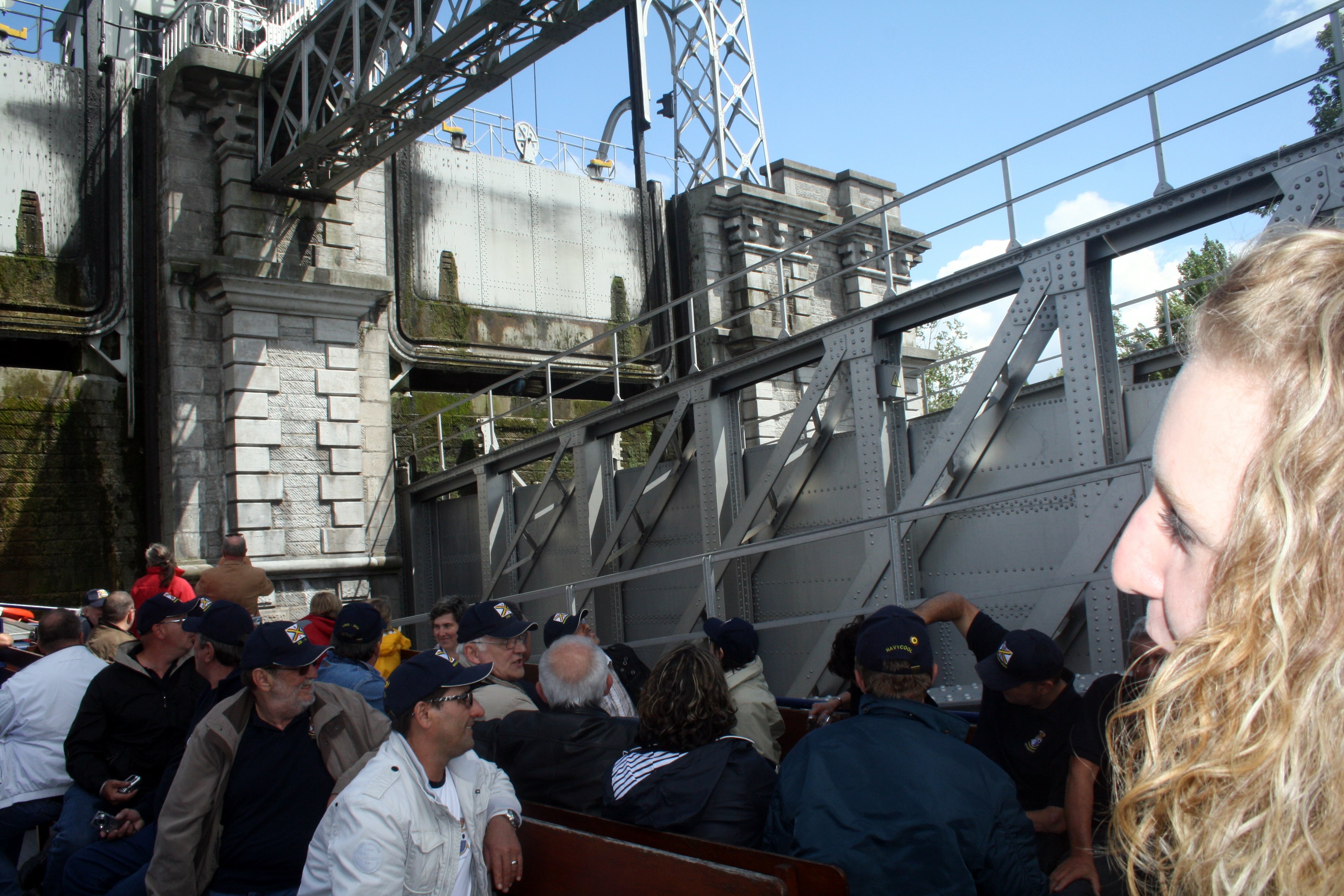 Visite du Canal du Centre historique le dimanche 17 juillet - Page 32 1107230821171095838506478