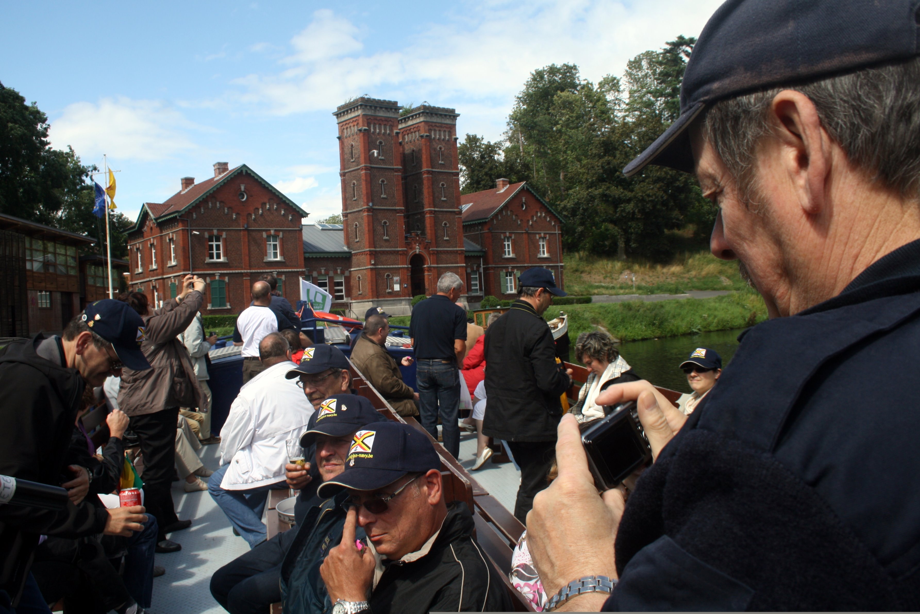 Visite du Canal du Centre historique le dimanche 17 juillet - Page 33 1107240933581095838510609