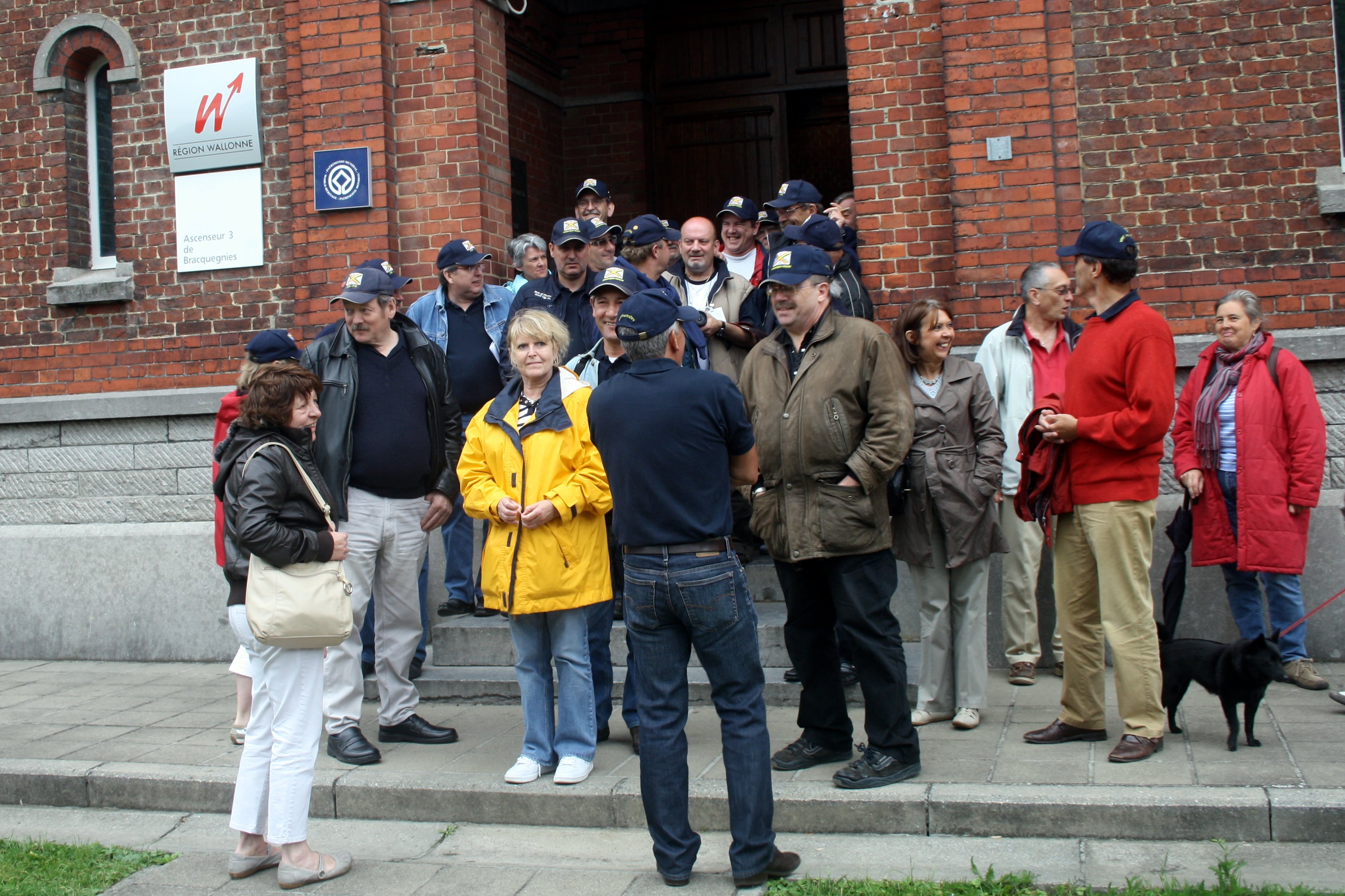 Visite du Canal du Centre historique le dimanche 17 juillet - Page 33 1107270600301095838520517