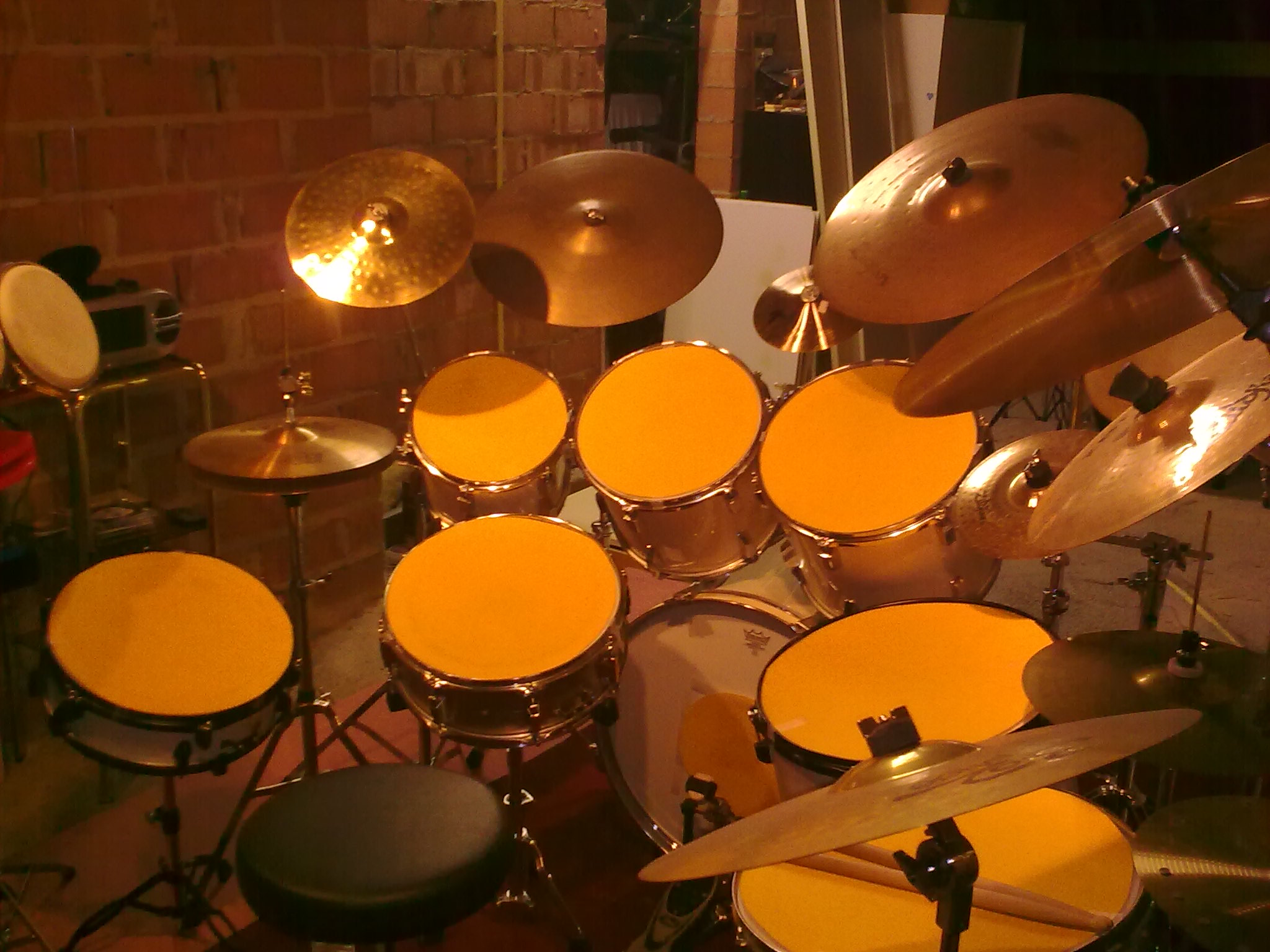 tama cot&eacute; gauche