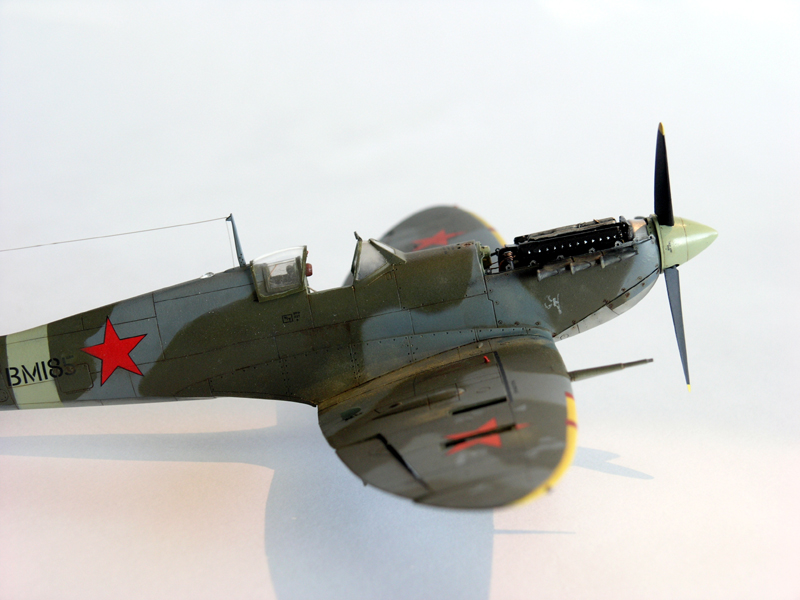 Spitfire MkVb serial No BM185 soviétique Bassora mars 1943 [TAMIYA]  1108210856361124198620426
