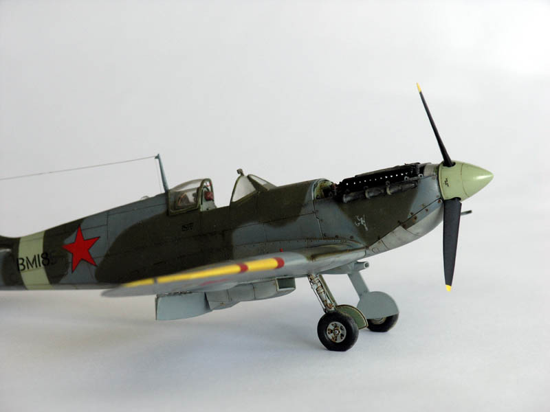 Spitfire MkVb serial No BM185 soviétique Bassora mars 1943 [TAMIYA]  1108210856381124198620427