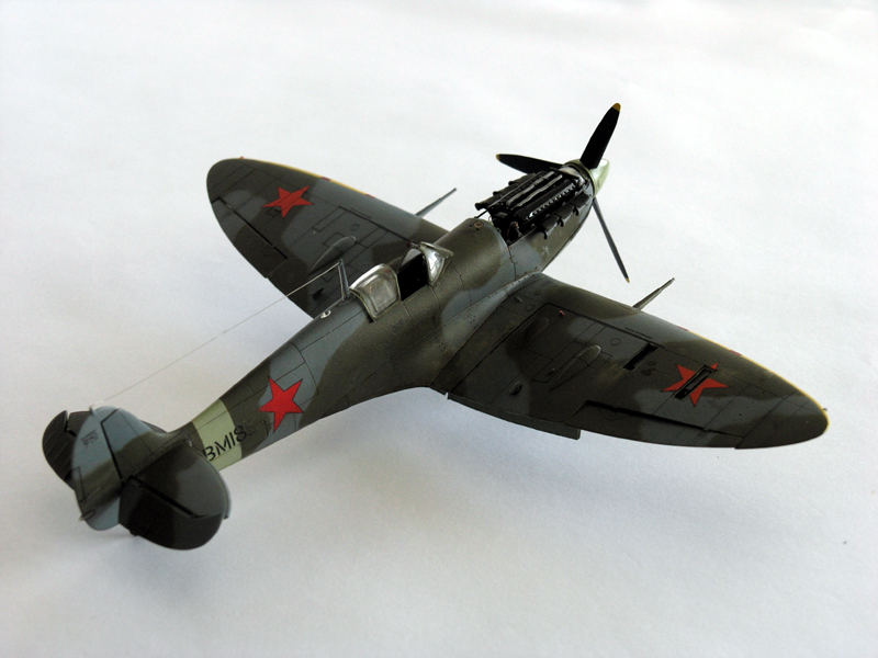 Spitfire MkVb serial No BM185 soviétique Bassora mars 1943 [TAMIYA]  1108210856421124198620428