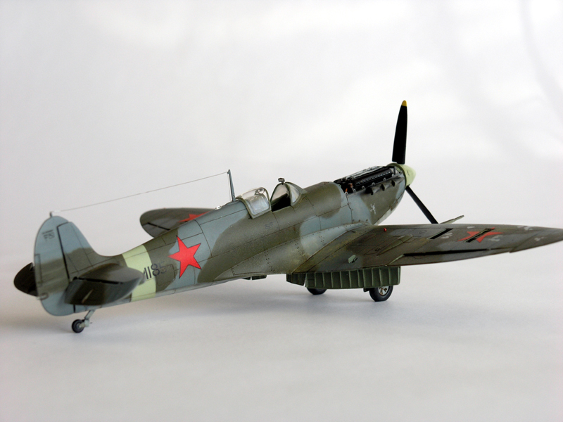 Spitfire MkVb serial No BM185 soviétique Bassora mars 1943 [TAMIYA]  1108210857001124198620436