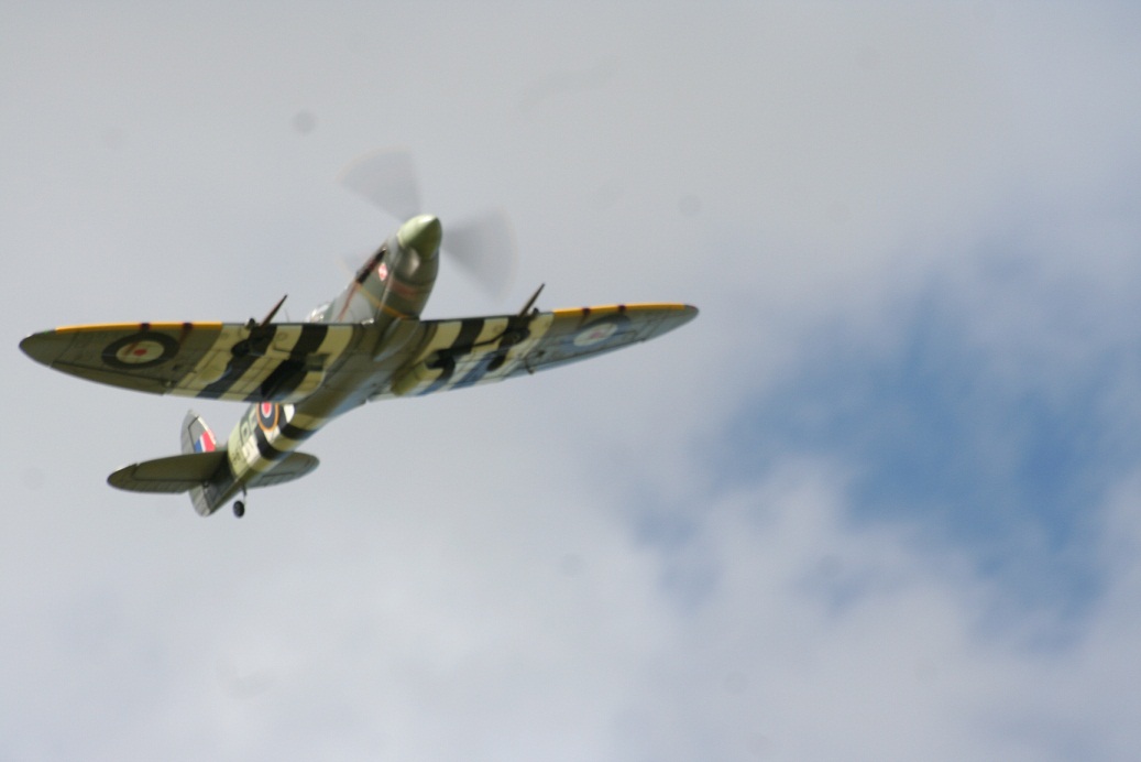 Spitfire FMS en vol 110827094239197378650982