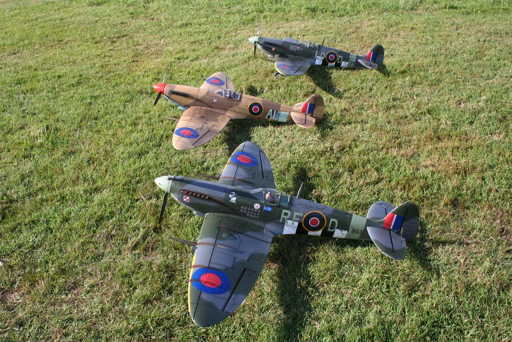 Spitfire FMS en vol 110827094241197378650991